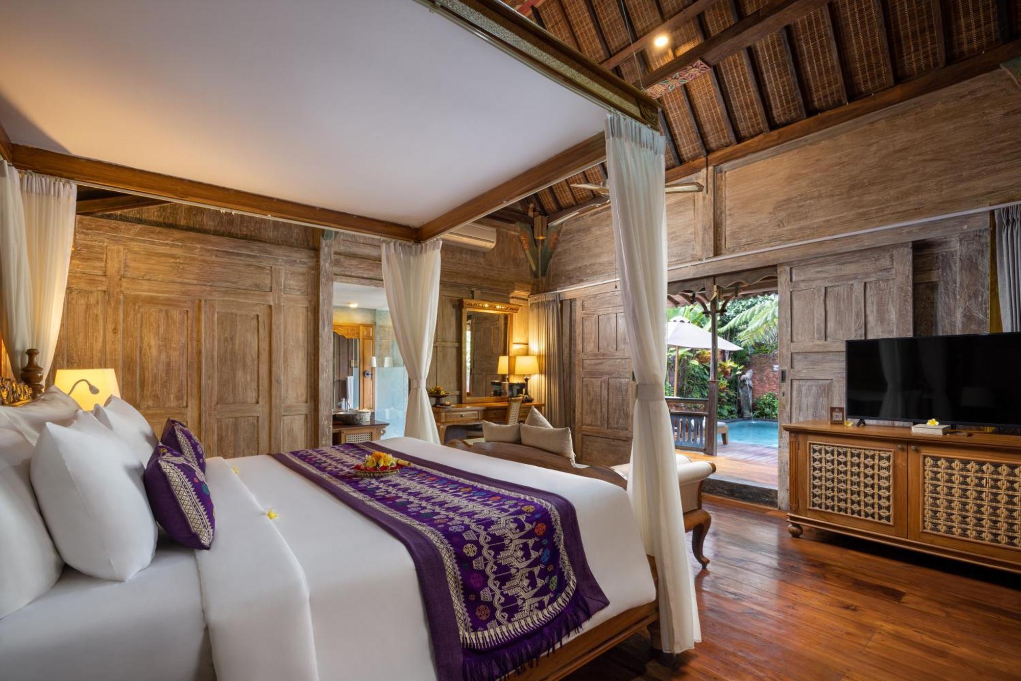 Pramana Watu Kurung Hotell Ubud Exteriör bild A bedroom at the hotel