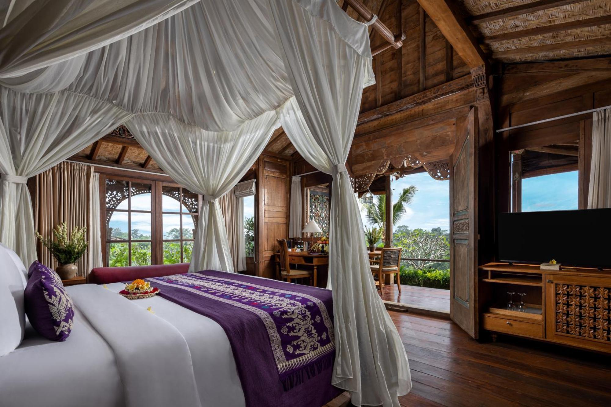 Pramana Watu Kurung Hotell Ubud Exteriör bild A bedroom at the resort
